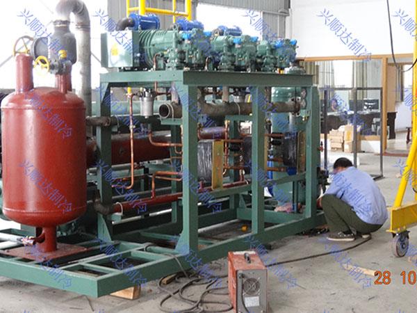 風(fēng)冷式冷水機組還是水冷式冷水機組更好？ 